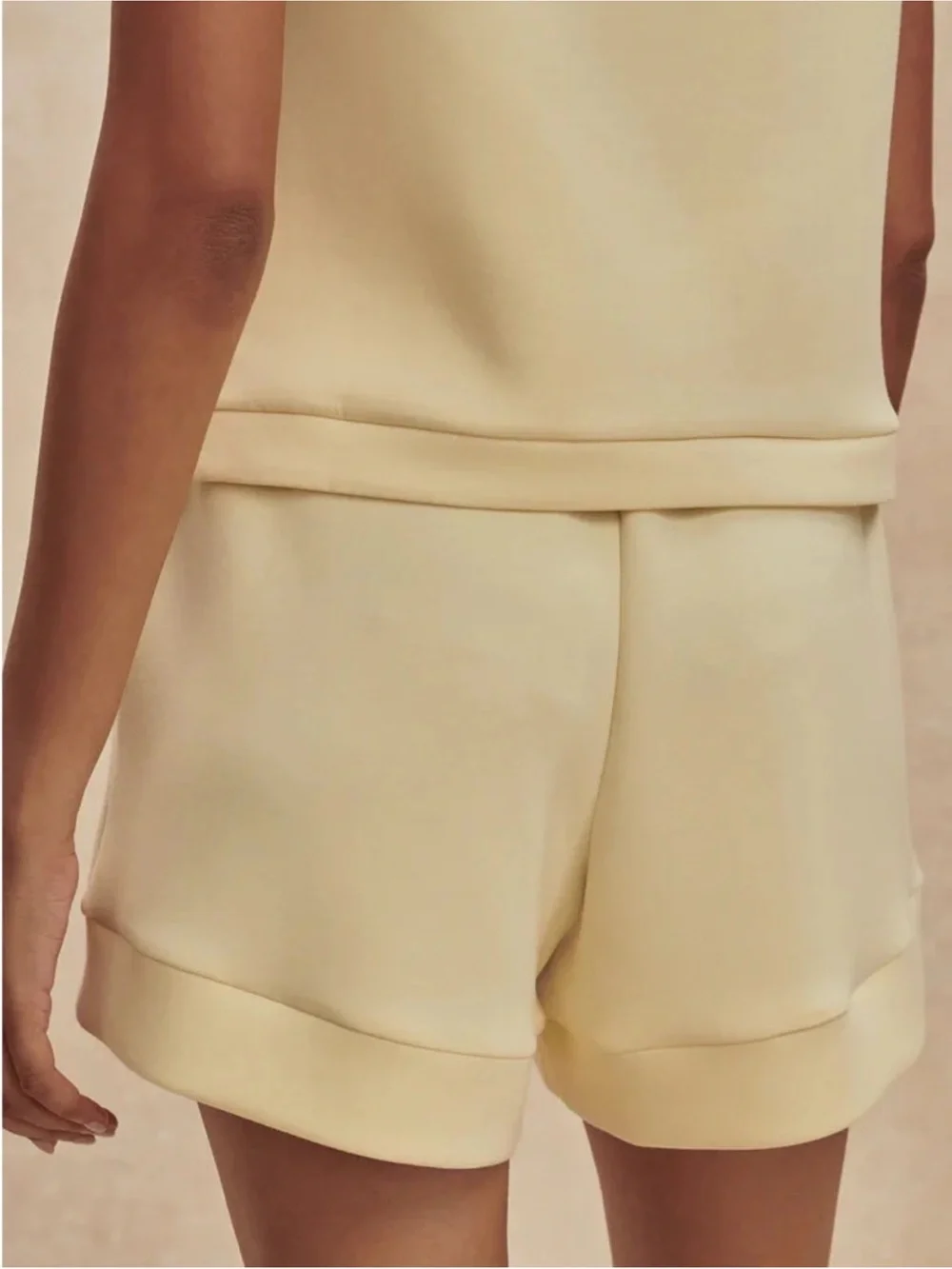 NWT VARLEY Atrium High Rise Short 4.5" - Picture 4 of 8